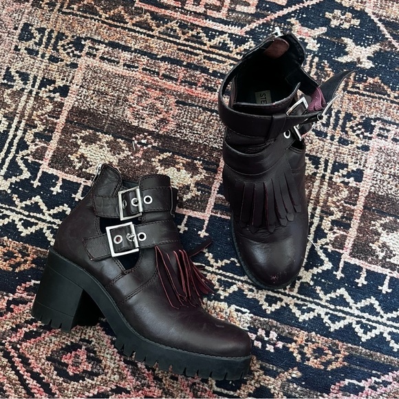 Steve Madden Tullia Burgundy Fringed Cut Out Heeled Ankle Boots 7 - Picture 2 of 9